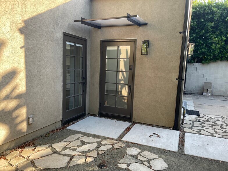 Building Photo - 1330 S Sierra Bonita Ave