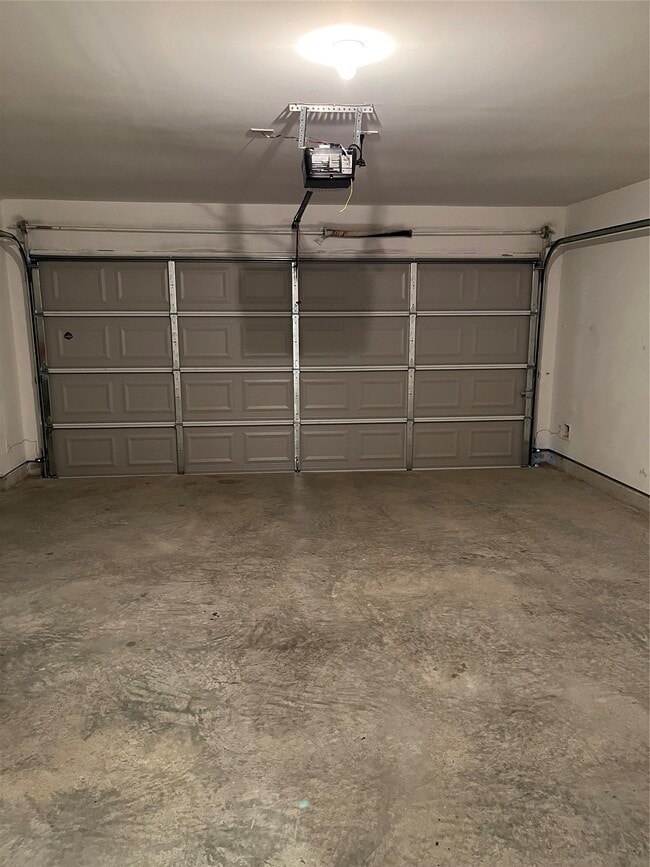 Building Photo - 24203 Saddlestone Green Dr