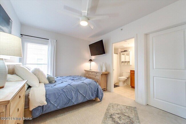 Building Photo - 10605 Meeting St