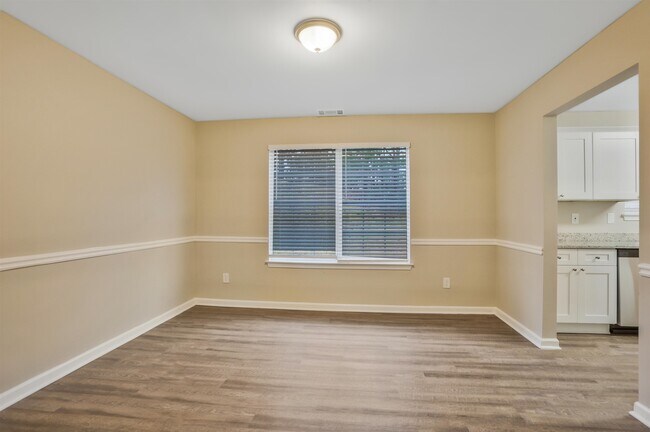 Building Photo - 5240 Rock Pl Dr SW