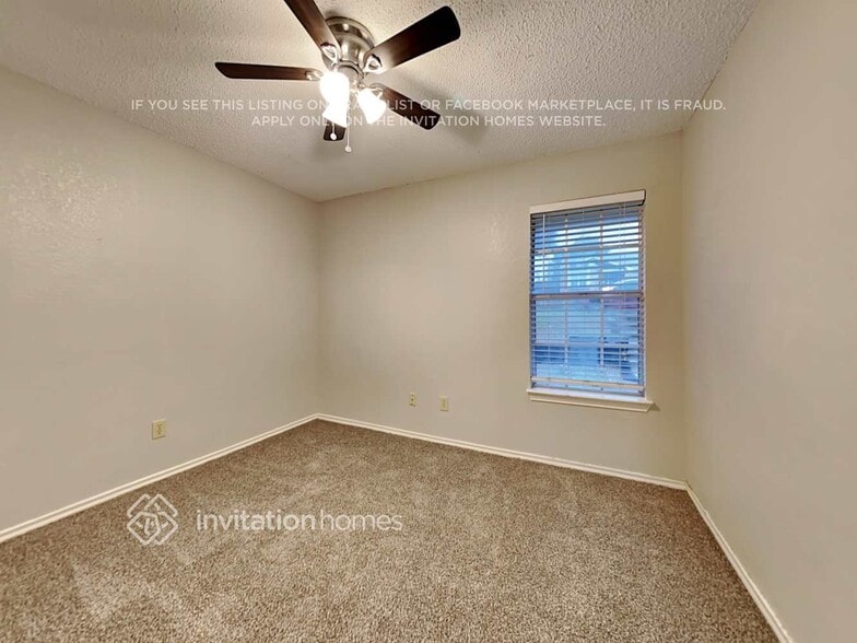 Building Photo - 2506 High Hollow Dr