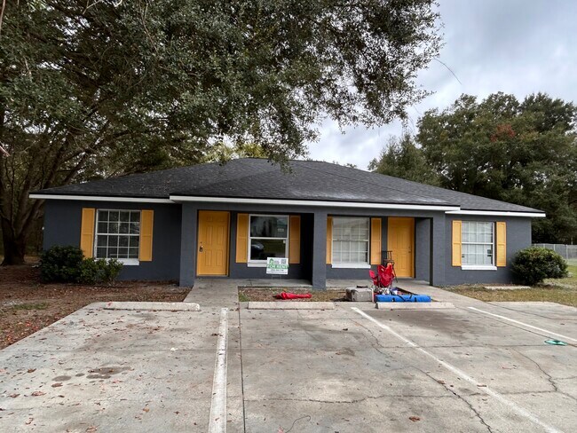 Building Photo - Quail Run Duplex