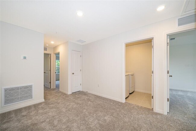 Building Photo - 5285 Luisa Ct