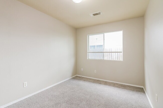 Building Photo - 12531 Roxdale Ridge Dr