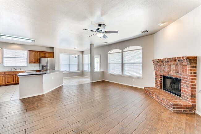 Building Photo - 2204 Speidel Dr