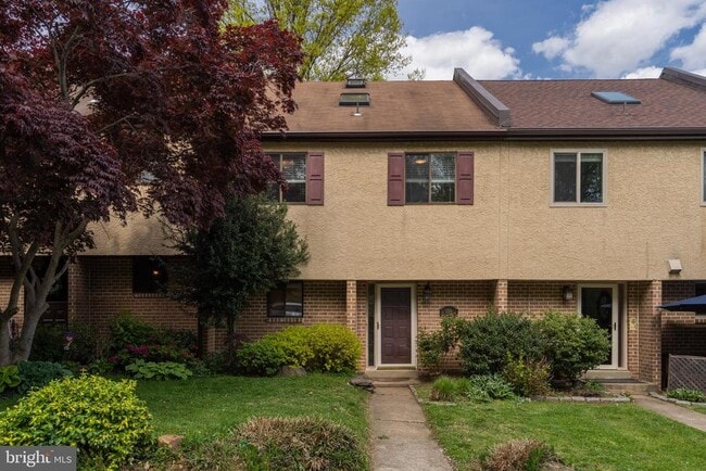 Building Photo - 156 Eaton Dr
