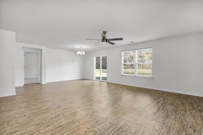 Building Photo - Bright & Spacious 4-Bedroom Home in Savannah’s Godley Park