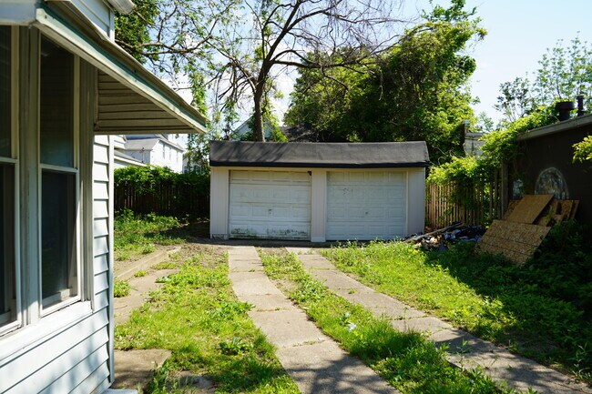 Building Photo - 3405 Tate Ave