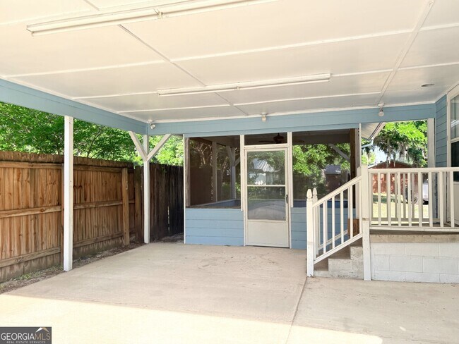 Building Photo - 600 Margaret St