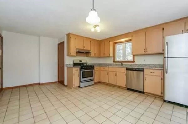 Building Photo - 13 Aiello Dr