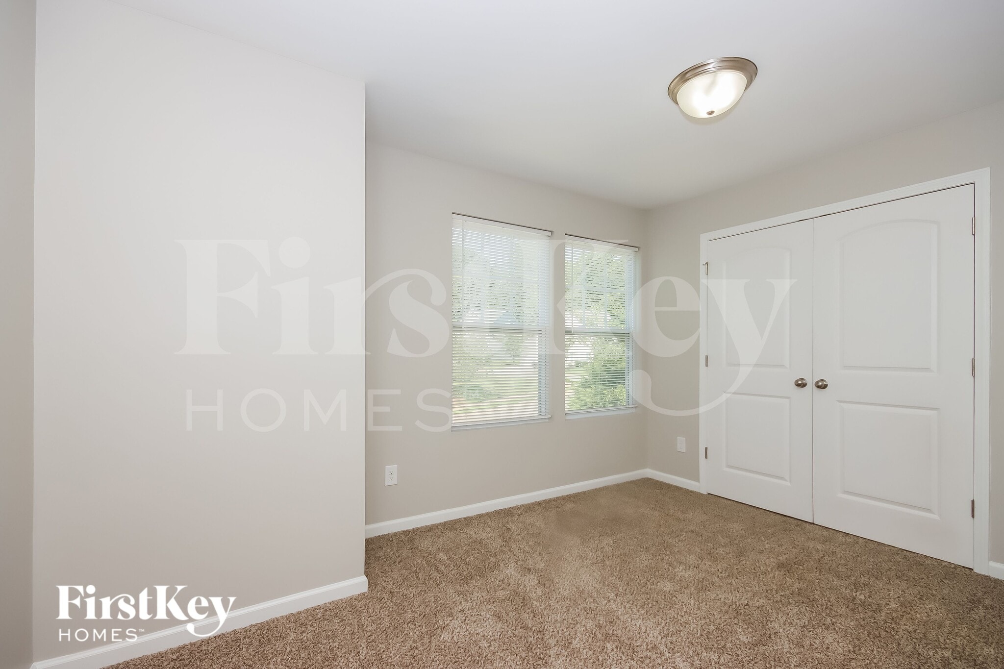 Building Photo - 905 Little Dog Ln