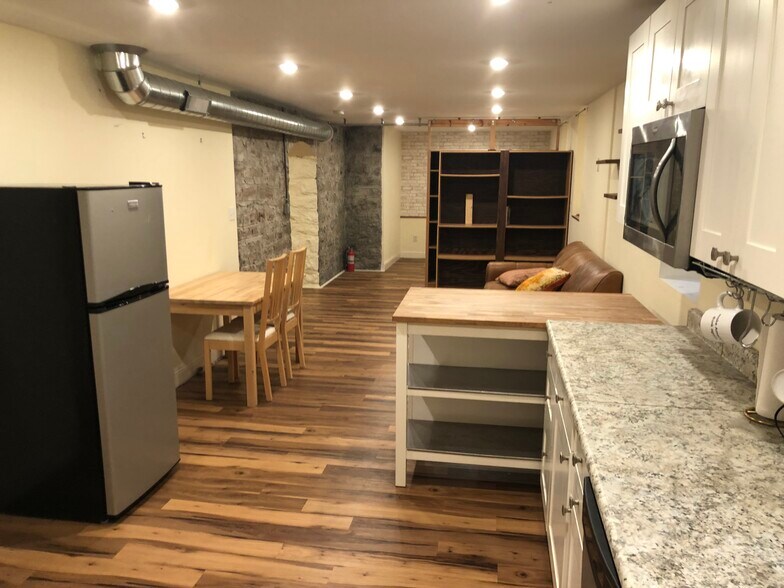 Building Photo - 2600 Colfax Ave S