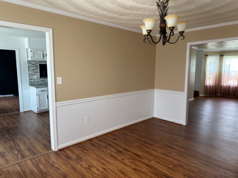 Building Photo - 1705 River Rock Arch