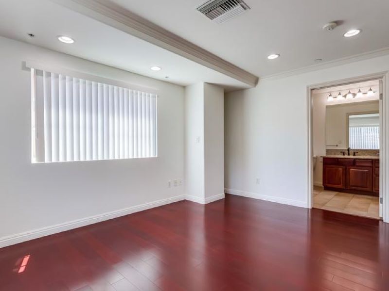 Building Photo - 700 S Ardmore Ave