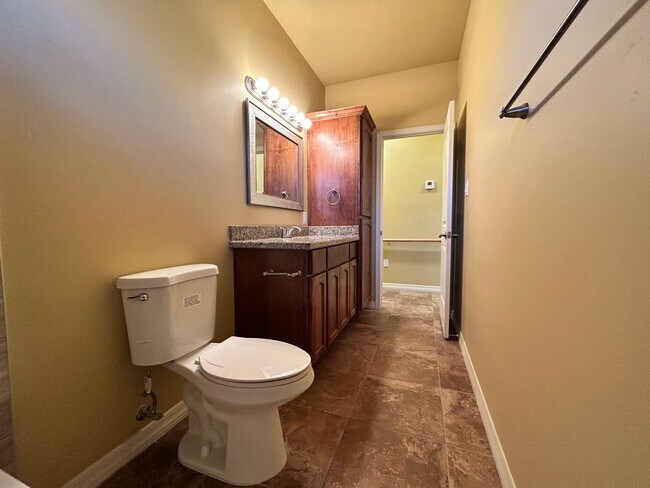 Building Photo - Beautiful Southwestern-Style Home in El Rancho Encantado