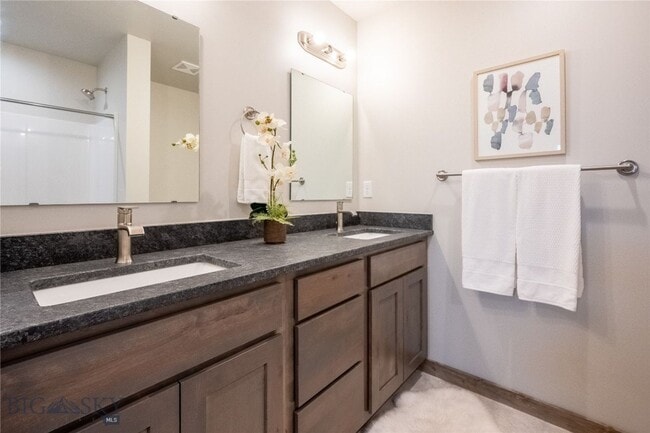 Building Photo - 2009 Ross Wy