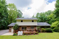 Building Photo - Spacious 4BR Home with Office and Fiber Internet Near Asheville