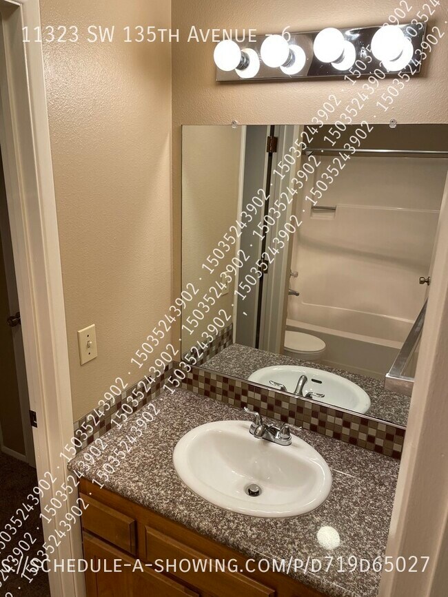 Building Photo - 11323 SW 135th Ave