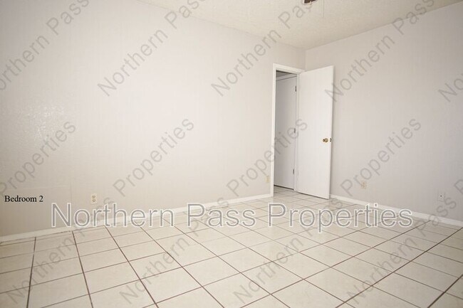 Building Photo - 2630 Mountain Ave