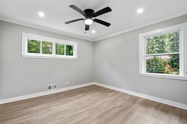 Building Photo - 1905 Fort Valley Dr SW