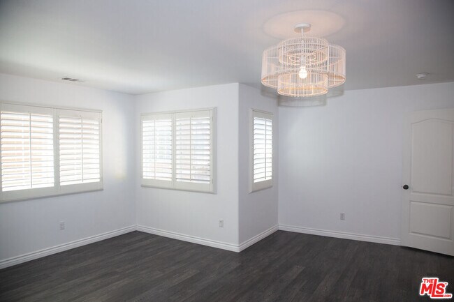 Building Photo - 9135 S Cullen Wy