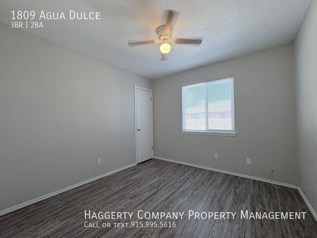 Building Photo - 1809 Agua Dulce St