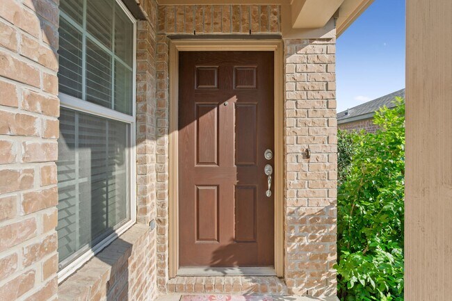 Building Photo - 107 Martin Creek Ln