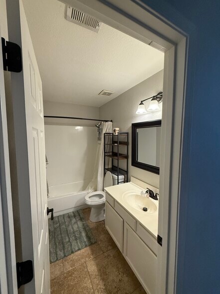 Building Photo - 17040 N 43rd Pl