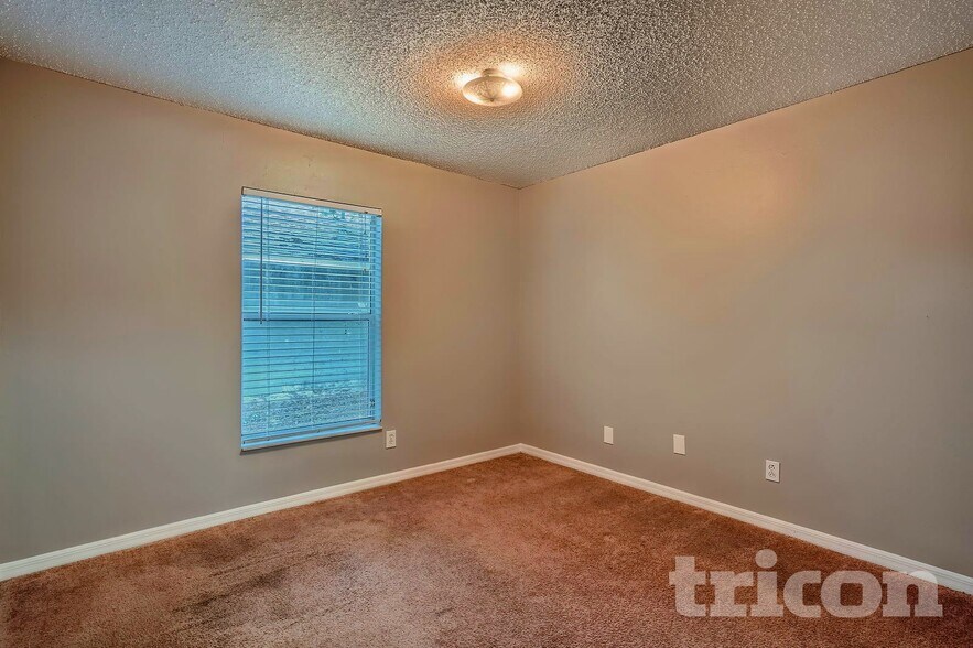 Building Photo - 5813 Erhardt Dr