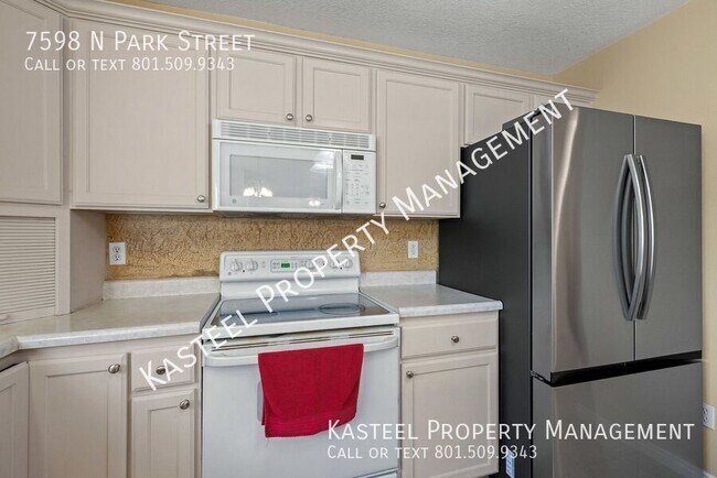 Building Photo - 7598 N Park St