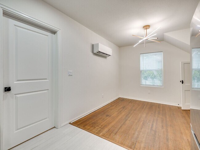 Building Photo - 64 N Gillette Ave