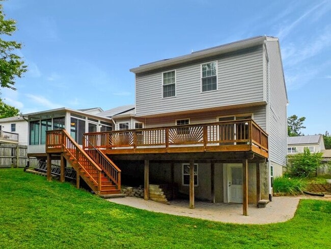 Building Photo - Colonial with Sunroom and Finished Basement