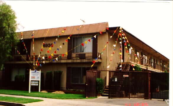 Building Photo - 8936 Cedros Ave