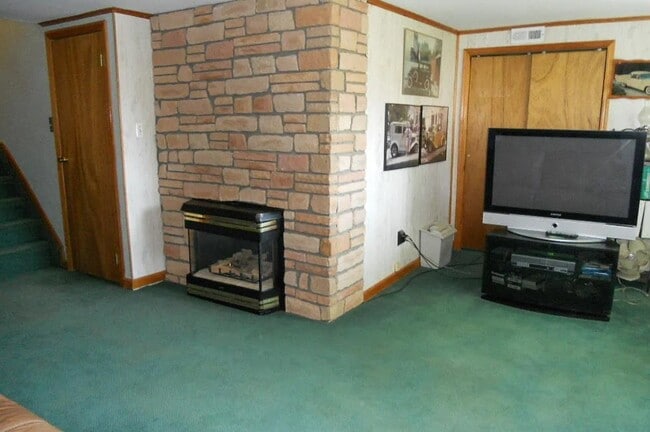 Building Photo - 19 Berglund Ave