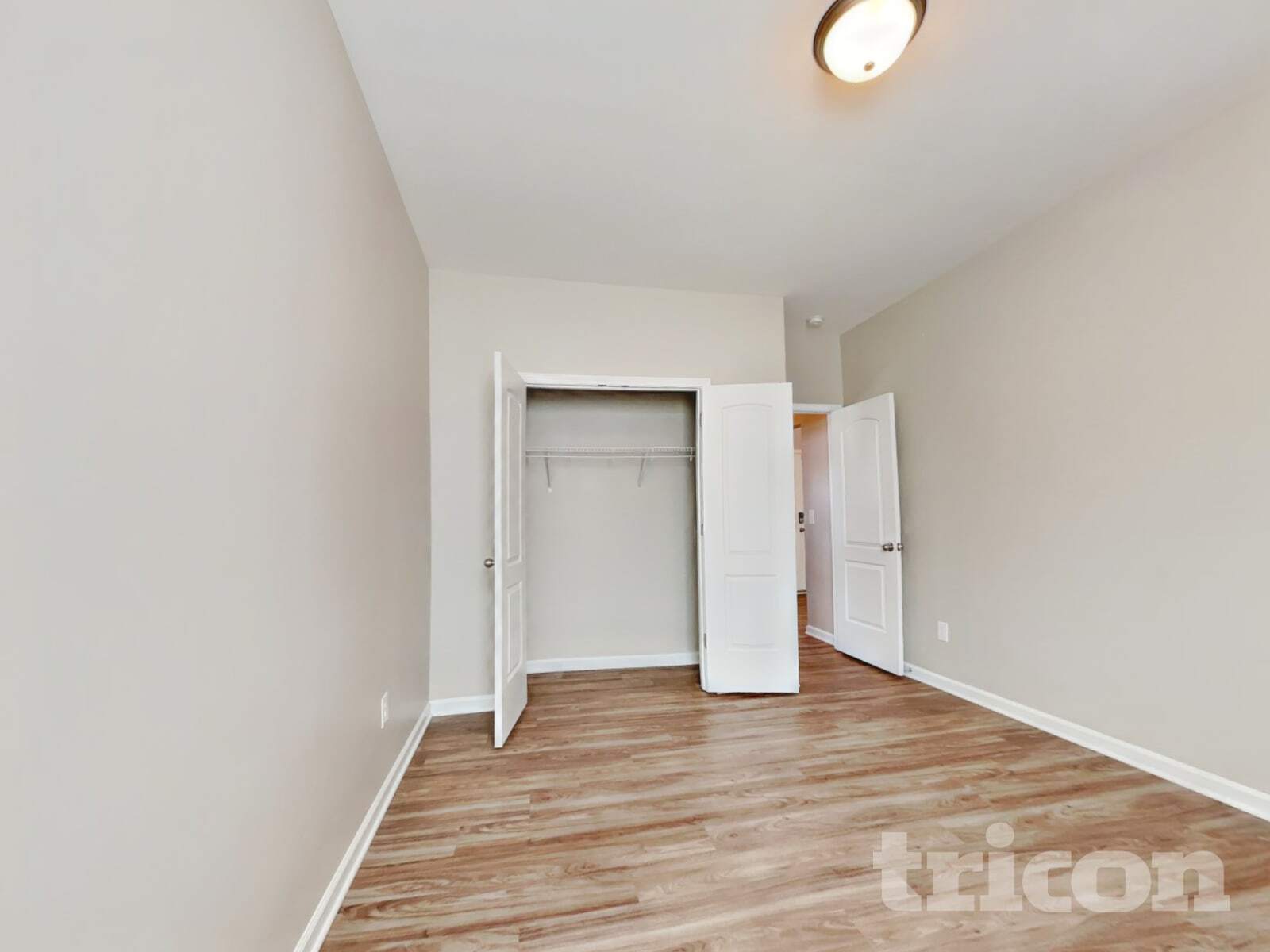 Building Photo - 1933 Pavilion Dr