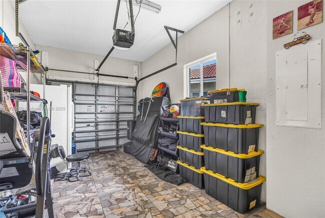 Building Photo - 7602 NW 99th Terrace