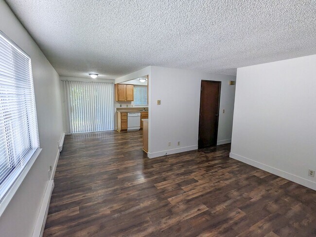 Building Photo - 4483-4485-4485 Campbell Dr SE