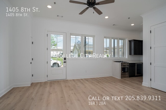 Building Photo - 1405 8th St