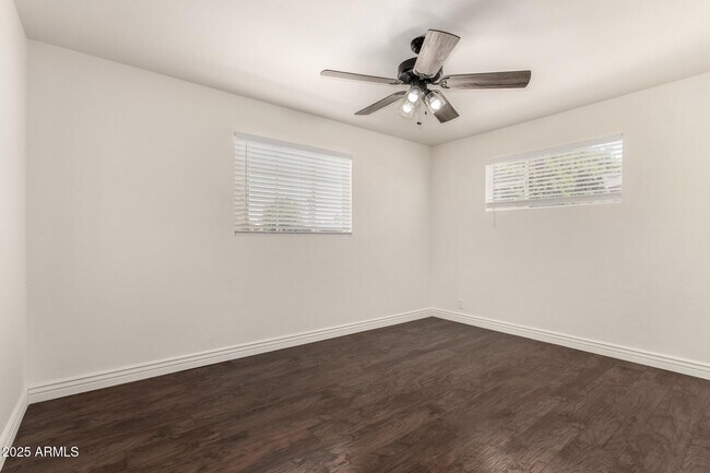 Building Photo - 5635 N 35th Dr