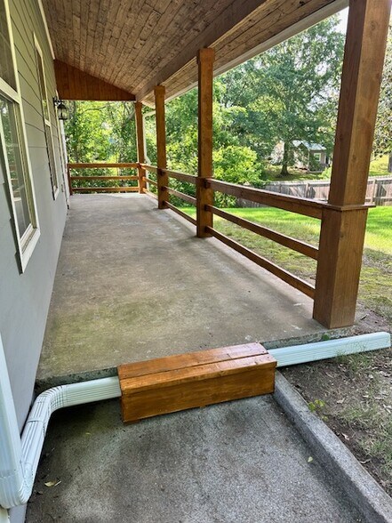 Side Porch - 4493 Winn St