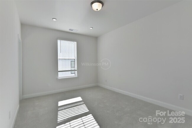 Building Photo - 12032 Storm Ln