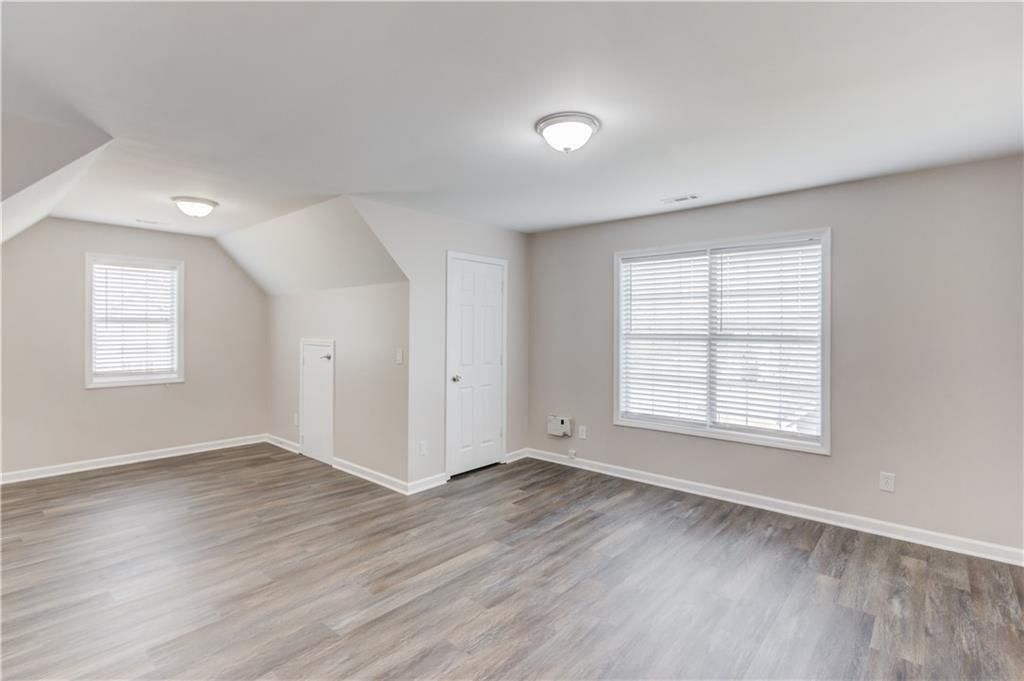 Building Photo - 3895 Kingsbrook Blvd