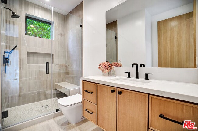 Building Photo - 15602 Morrison St