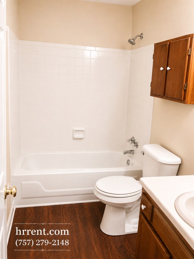 Building Photo - Amazing 3 Bedroom 2 Bathroom  Two-Story Single Family townhome located in the Nottingham-Westmore...