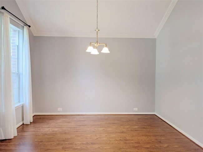 Building Photo - 2606 Sandal Walk