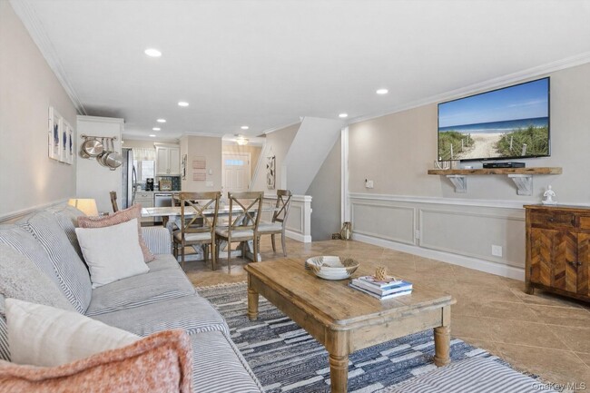 Building Photo - 3013 Mitchell Rd