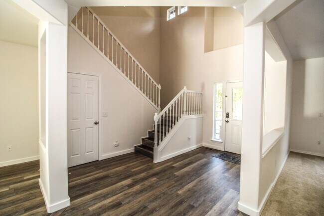 Building Photo - COMING SOON! Beautiful and modern two stor...