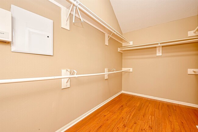 Building Photo - 18039 Parkwille Ln