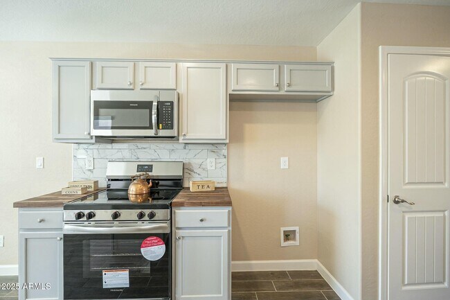 Building Photo - 4582 E Jadeite Dr
