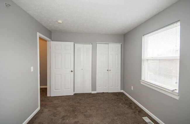 Building Photo - 506 E 38th St